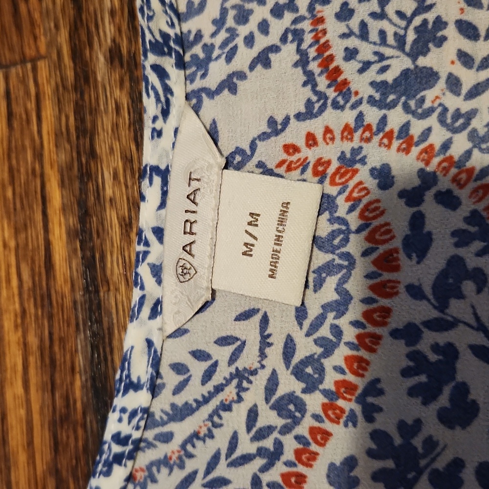 Ariat Top Medium - image 3